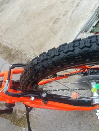 Bicicleta infantil naranja