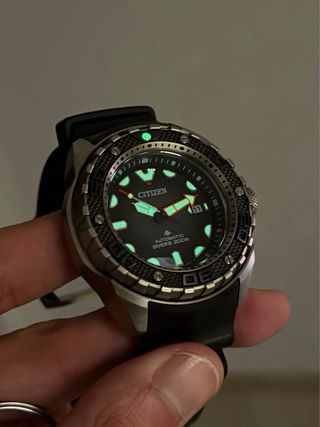 Reloj Citizen Automático Diver's 200m Titanio