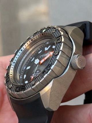 Reloj Citizen Automático Diver's 200m Titanio