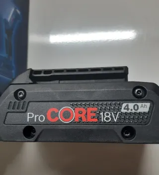 Linterna Bosch GLI 18V-300 + Batería