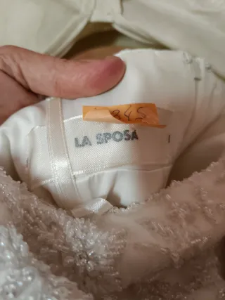 Vestido de Novia Blanco con Detalles Plateados