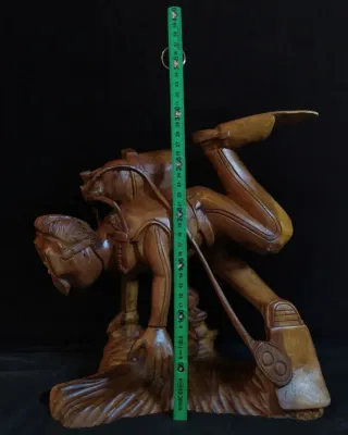 Statua subacqueo intagliata a mano in legno