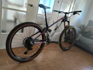 Bicicleta Enduro Mondraker Foxy 2023
