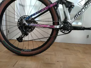 Bicicleta Enduro Mondraker Foxy 2023