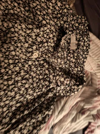 Vestido floral negro y blanco