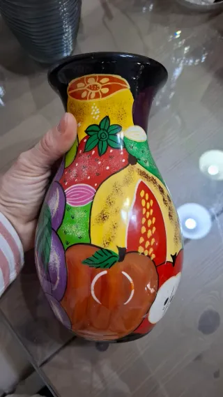 Surtido de jarrones de cerámica y cristal