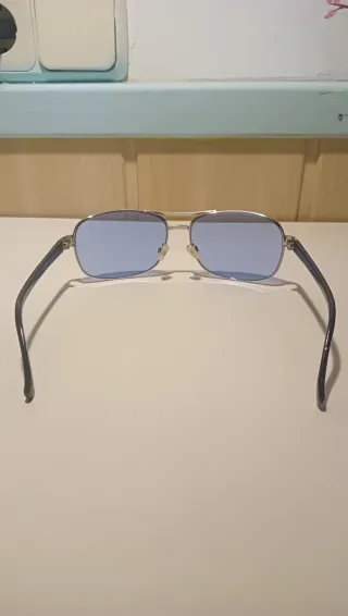 Gafas de sol aviador plateadas y azules