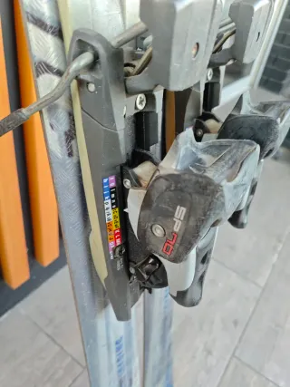 Esquís Carving Atomic 165cm Gama Media