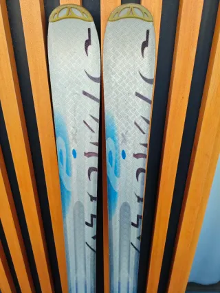 Esquís Carving Atomic 165cm Gama Media