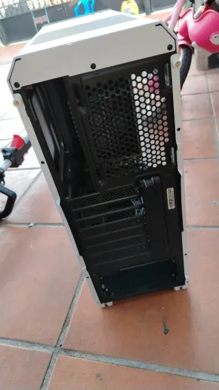 Torre Computer Bianca e Nera