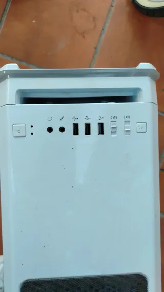 Torre Computer Bianca e Nera