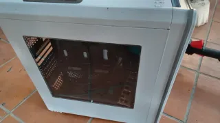 Torre Computer Bianca e Nera