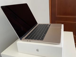 MacBook Air M3 blanco estrella