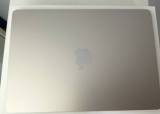 MacBook Air M3 blanco estrella
