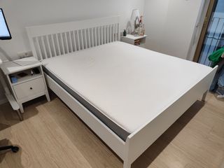 Cama 180x200 + 2 Mesitas IKEA