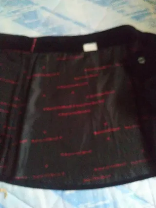 Falda Desigual Negra y Roja