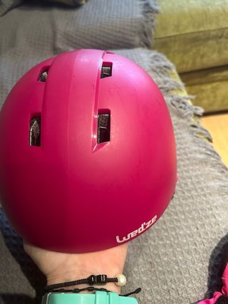 Casco de esquí rosa niña