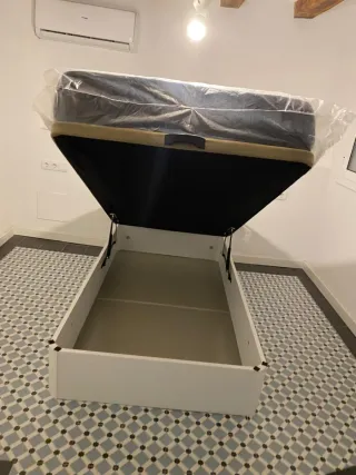 Struttura letto a ribalta con materassi in memory foam