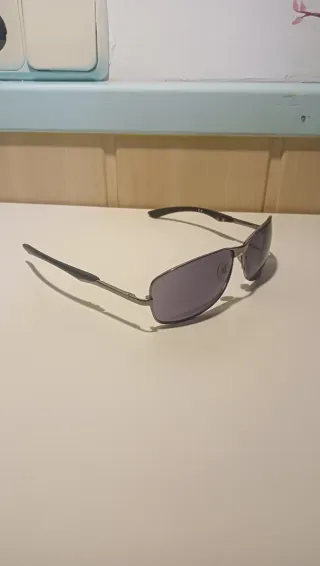 Gafas de sol hombre negras y grises