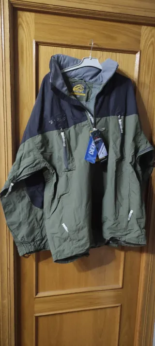 Anorak verde y negro