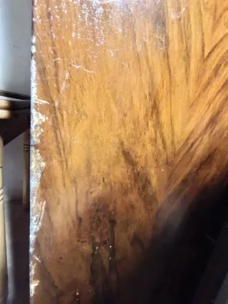 Armario antiguo con espejo