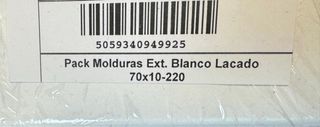Molduras blancas para puertas