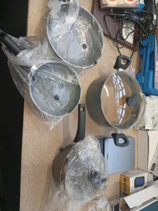 Conjunto sartenes y cazuelas 2 CAZUELAS 2 SARTÉNES