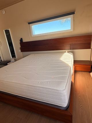 Cama completa con mueble de 4 cajones a juego