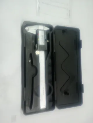 Calibro Digitale con Custodia