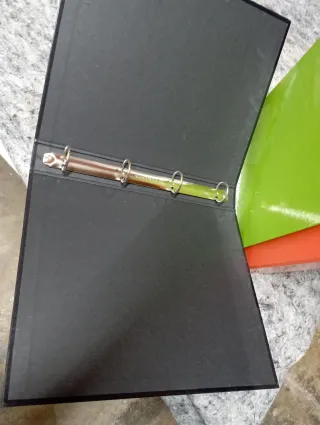 Carpetas con ganchos (varios colores)