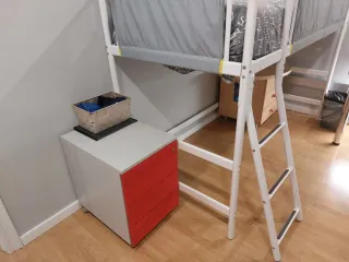 Cama alta blanca ikea