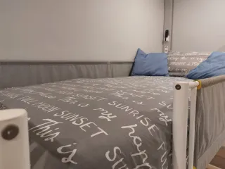 Cama alta blanca ikea