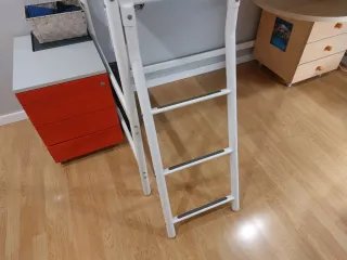 Cama alta blanca ikea