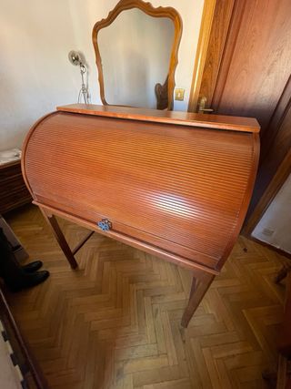 Scrivania da scrivania segretaria in legno elegante con cassetti e vassoio