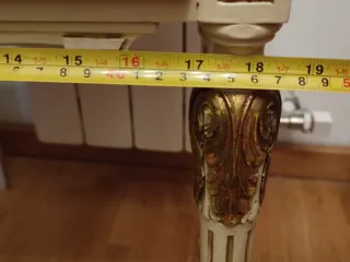 Mesilla auxiliar vintage beige y dorada