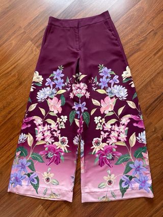 Conjunto Top y Pantalón Flores Zara.