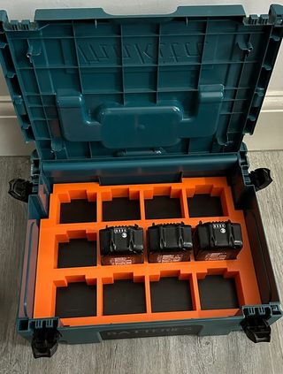 Inserto para 8 baterías Makita 18V