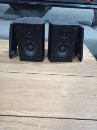 Altavoces Wharfedale Negros
