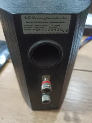 Altavoces Wharfedale Negros