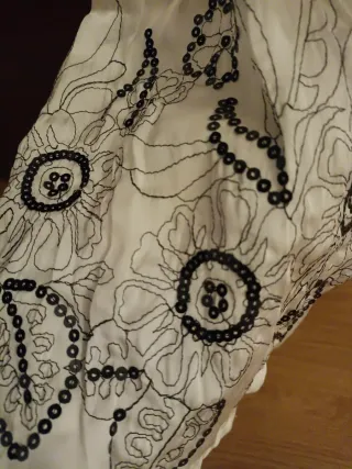 Vestido blanco bordado lentejuelas,niña de 3/4años