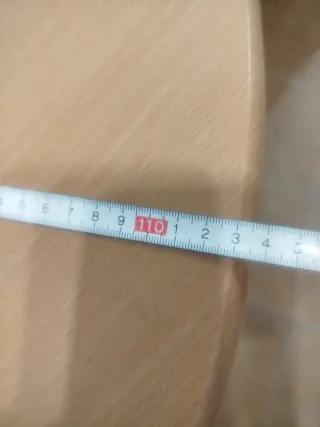 Mesa comedor y REGALO de 4 sillas