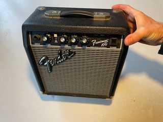Amplificador Fender Frontman 10G