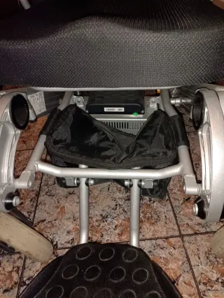Silla eléctrica marca MOBICLINIC.