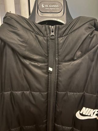 Abrigo largo Nike negro