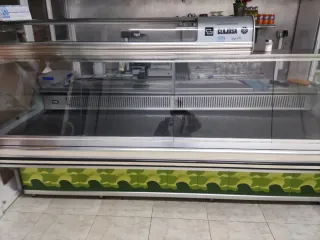 Vitrina expositora refrigerada