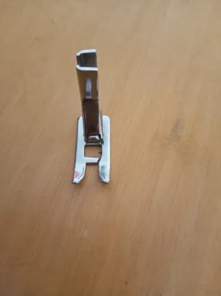 Prensatelas y accesorios para máquina de coser