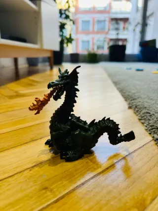 Muñeco Dragón Verde Juguete Duro