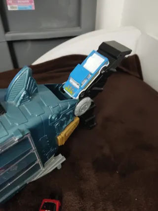 Contenedor tiburón para coches y animales