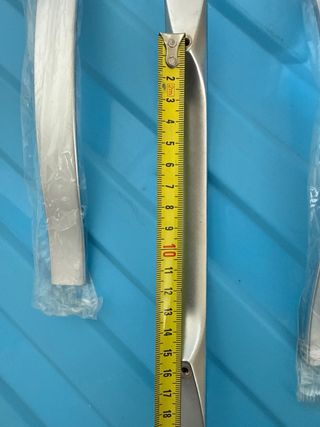 Manetas de armario plateadas