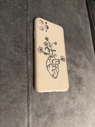 Funda iPhone 11 Pro Max Corazón Flores